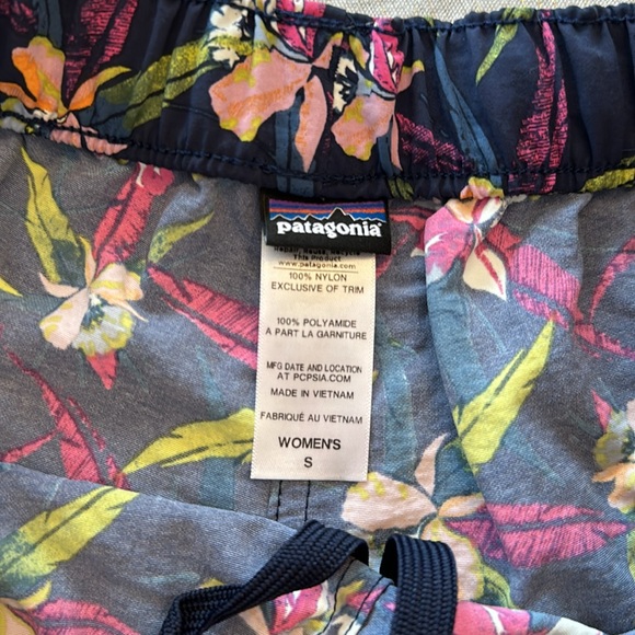 Patagonia Shorts - Picture 2 of 8